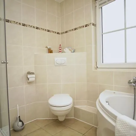 Prázdninový dům Idyllisches Ferienhaus Mit Eigener Sauna, Kamin Und Terrasse - Haus Kranich *